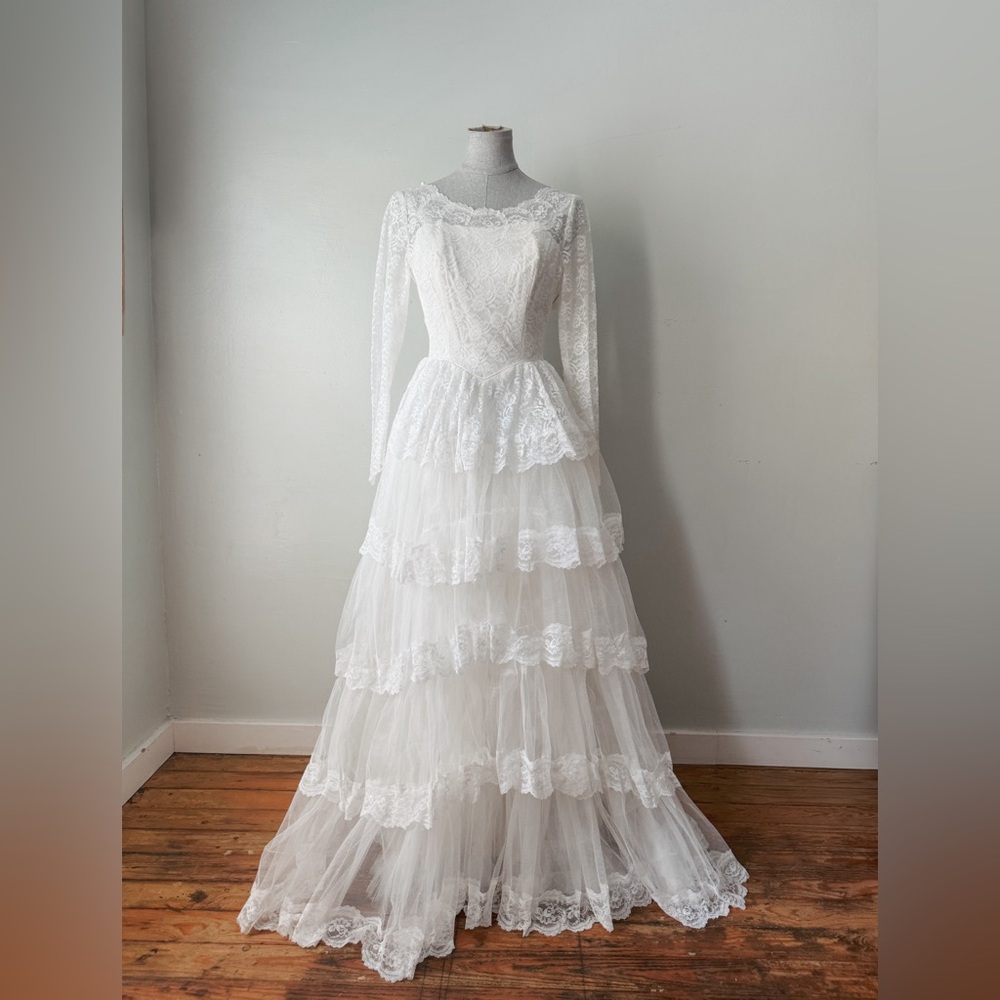 Vintage Tiered Lace Wedding Dress